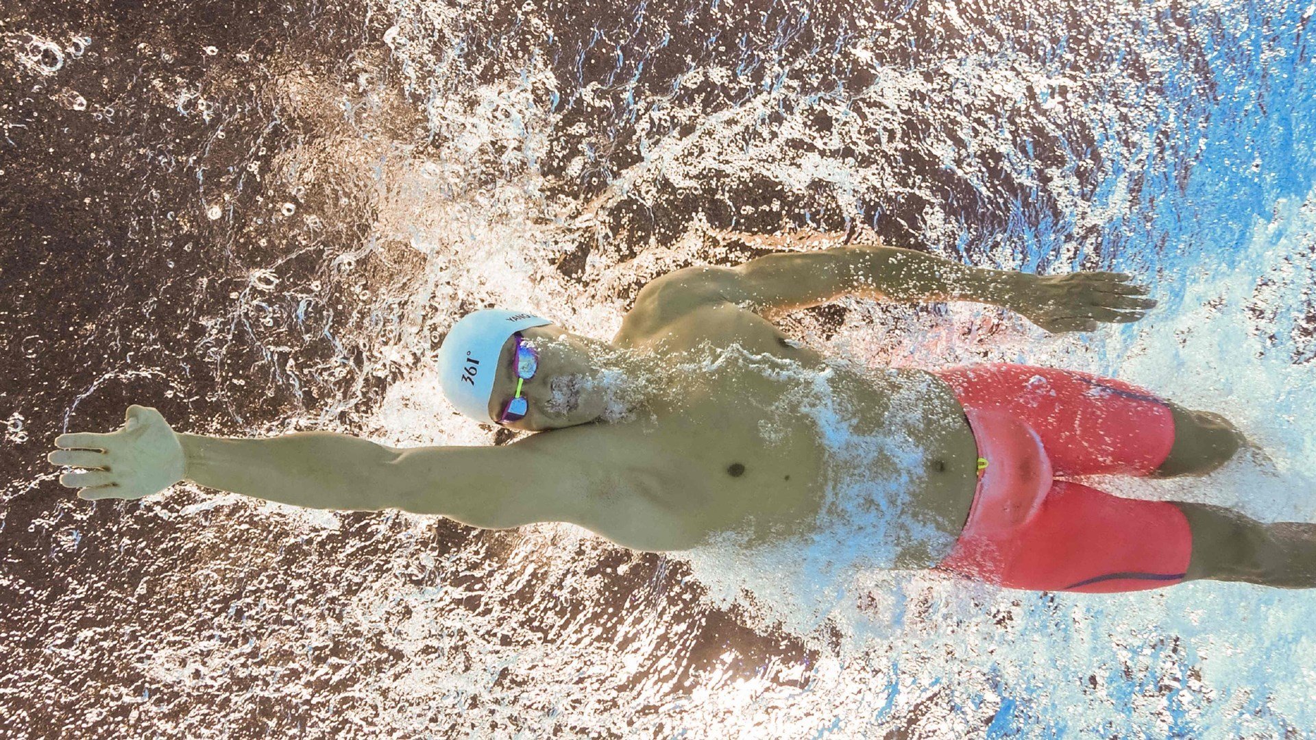 打破宿命的双线战争，当Uzi的枪管发烫，切尔西正跨越深渊，双线战争，Uzi枪管发烫，切尔西跨越深渊