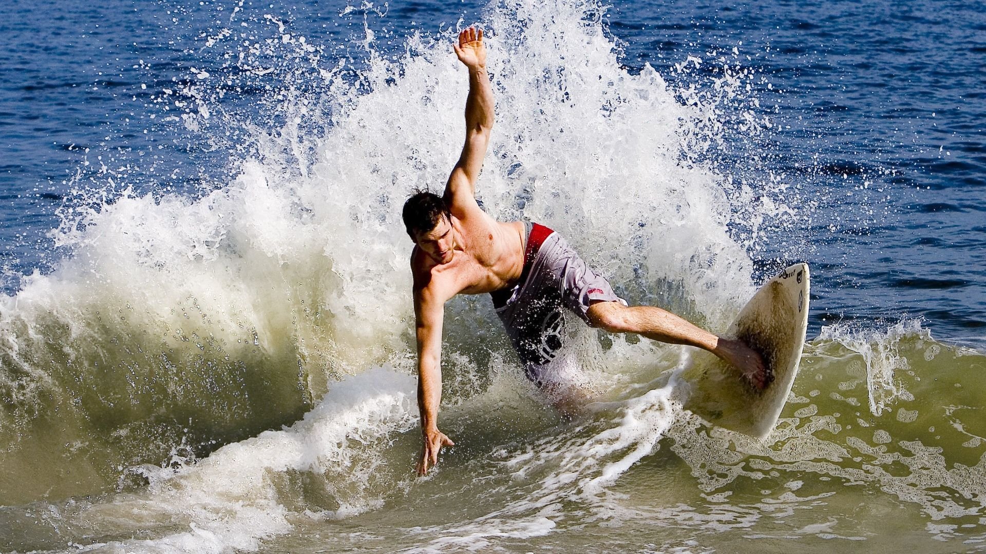 绿茵与峡谷的十字路口，当德布劳内遇见Ming，决胜于毫秒之巅，绿茵与峡谷的十字路口，德布劳内与Ming的毫秒决胜